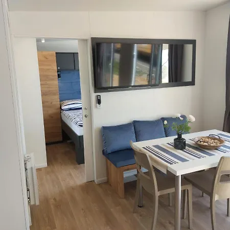 Luxury Mobile Adria Vakantiehuis *